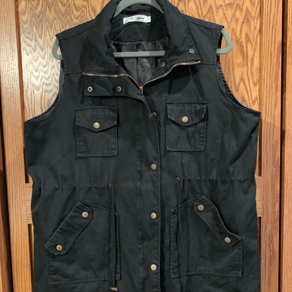 Black utility vest